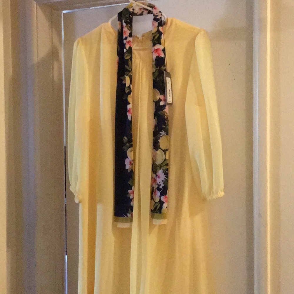 Eva Mendes canary yellow dress